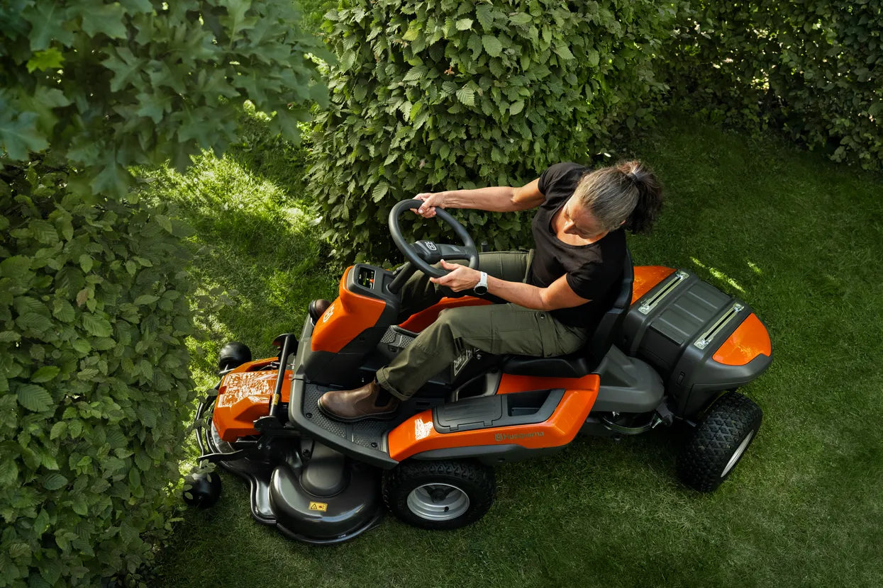 Husqvarna R 200iX AWD Akku-Rider Aufsitzmäher - Mähbreite 94–103 cm