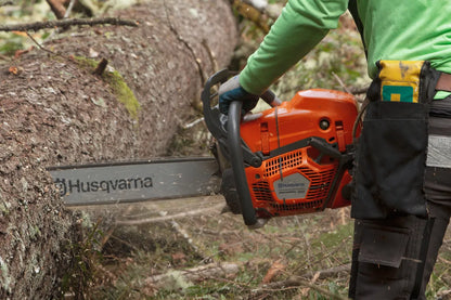 Husqvarna 585 Benzin-Kettensäge - Schienenlänge 60–70 cm
