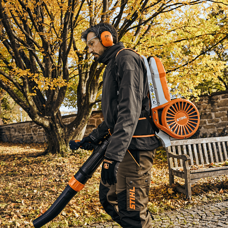 Stihl BGA 300 Bladblazer Set incl. AR2000L en Lader - keizers.nu