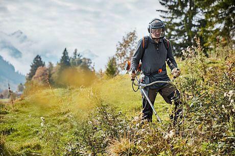 Stihl FS 131 Benzin-Freischneider mit Mähmesser - Jetzt Stihl bei kaisers.jetzt