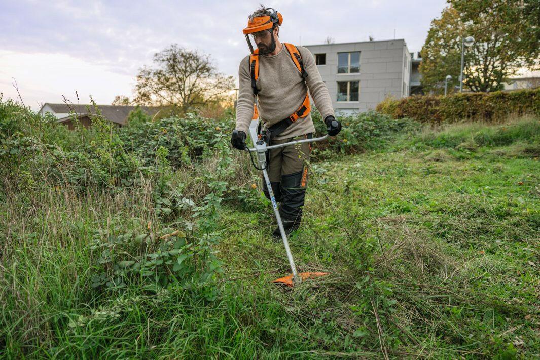 Stihl Akku-Freischneider FSA 200.0 Einzelgerät - Jetzt Stihl bei kaisers.jetzt