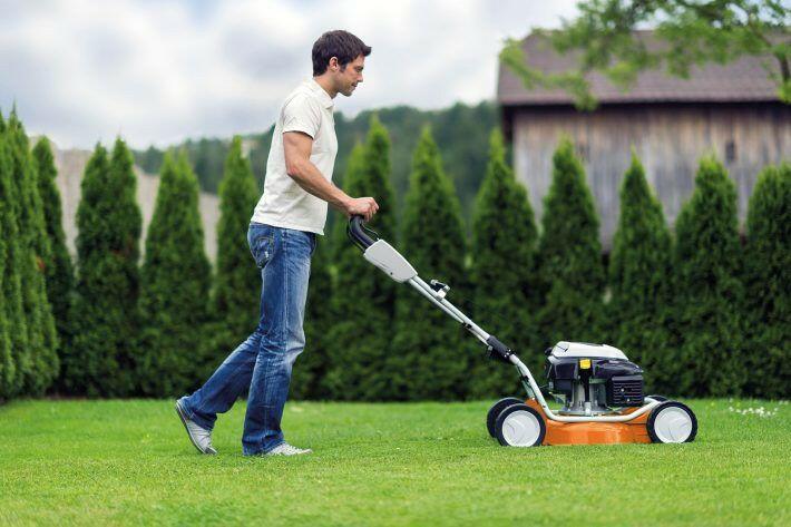 Stihl Benzin-Rasenmäher RM 2 RT - Jetzt Stihl bei kaisers.jetzt