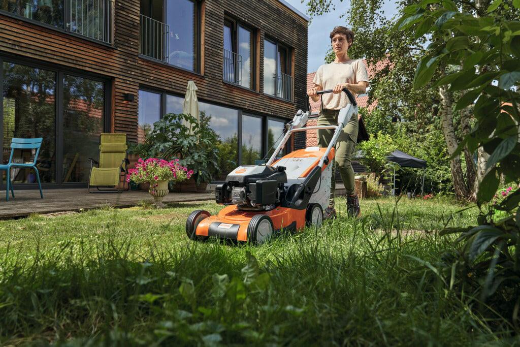 Stihl Benzin-Rasenmäher RM 545 V - Jetzt Stihl bei kaisers.jetzt