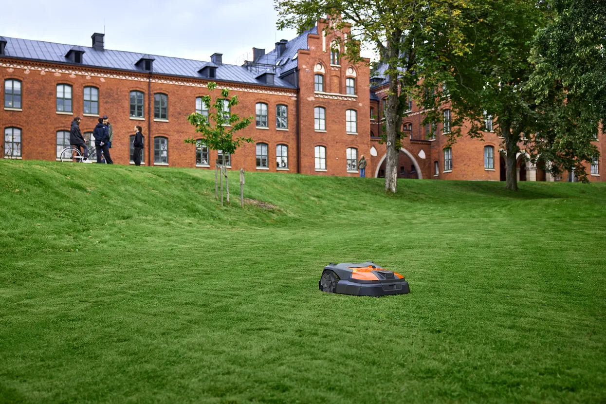 Husqvarna Automower® 560 EPOS Mähroboter - 26 cm, Li-Ion, kabellos (EPOS)